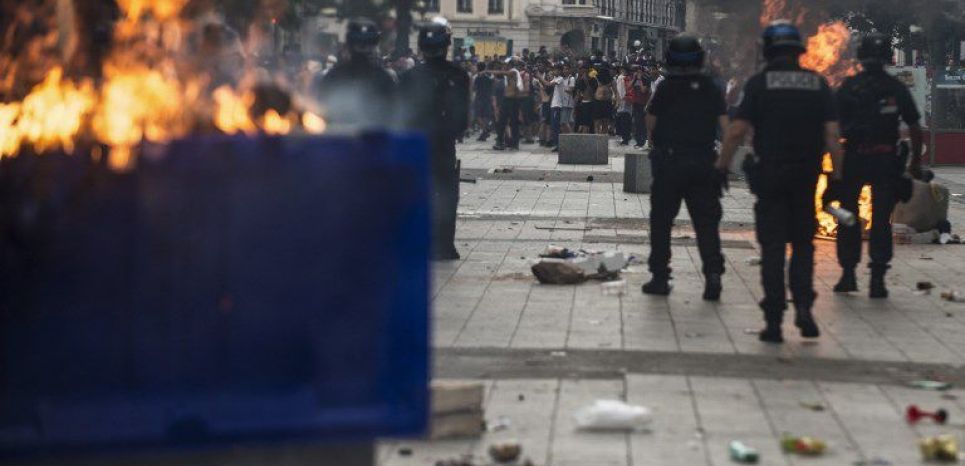Police à Lyon lors des incidents après la finale de football France-Croatie, le 15 juillet 2018