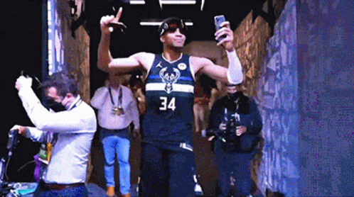 Milwaukee Bucks Giannis Antetokounmpo GIF Milwaukee Bucks Giannis Antetokounmpo GIF