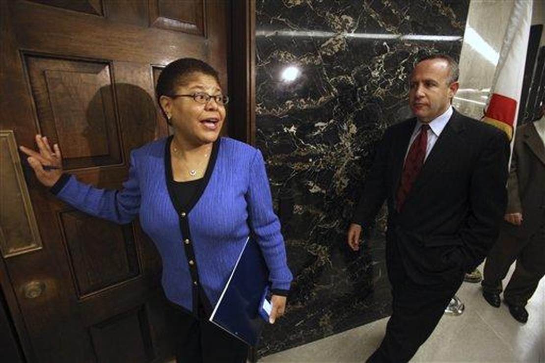 mail?url=https%3A%2F%2Fmedia.townhall.com%2Ftownhall%2Freu%2Fo%2F2009%2F204%2Fab0afc5e-fd79-4964-ba69-00498789b7b6%40news.ap.org-1110x740.jpg&t=1593381677&ymreqid=db14a754-fed5-3305-1c65-05015c01b600&sig=0r114kTbS_tCyzmu2GzwgQ--~C