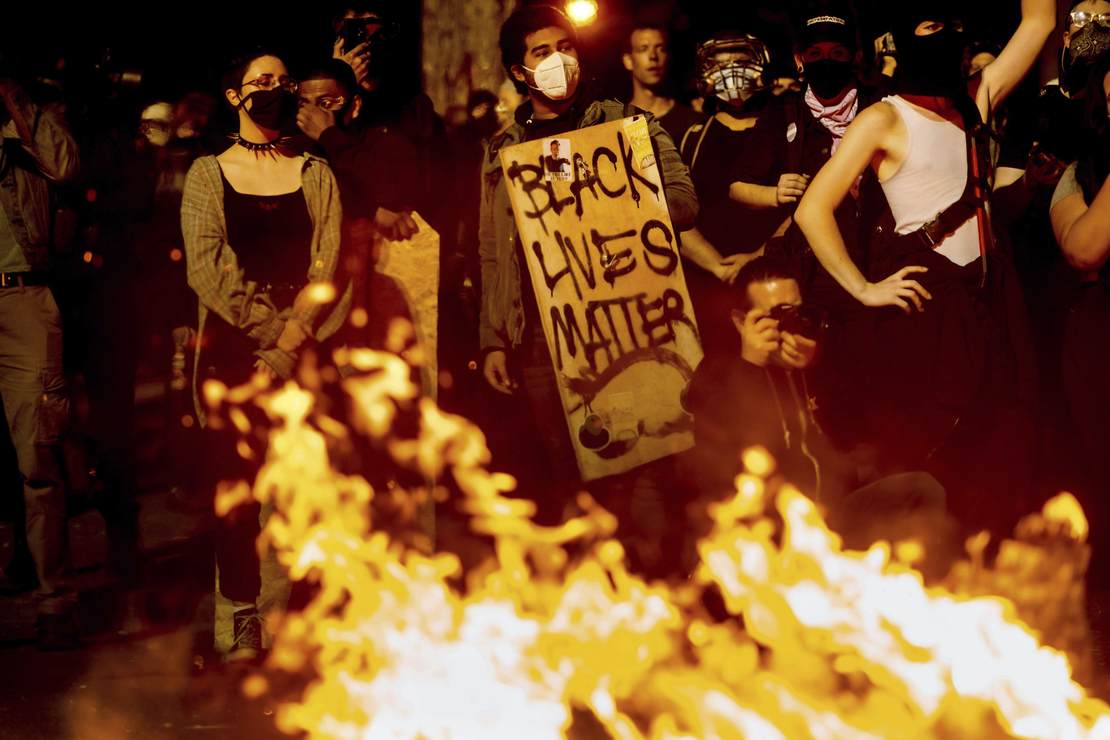 mail?url=https%3A%2F%2Fmedia.townhall.com%2Ftownhall%2Freu%2Fo%2F2020%2F220%2Fbb2e60db-7136-45cc-bc99-a58954da14c4-1110x740.jpg&t=1597609621&ymreqid=db14a754-fed5-3305-1c8b-b80224017600&sig=IEfQOrhDyGPLV3U78DwHuw--~D