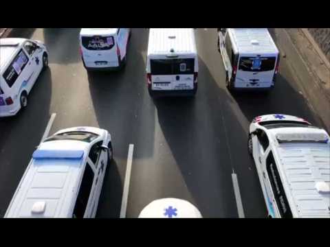 Santé : Plusieurs centaines d'ambulanciers manifestent à Paris