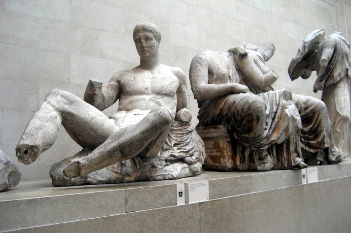 Η λεηλασία του Παρθενώνα: Ένα εμβληματικό σκάνδαλο διαφθοράς και διαπλοκής