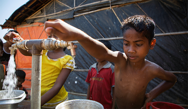 Enfant réfugié dans le camps de Kutupalong au Bangladesh.    © UNHCR/Will Swanson