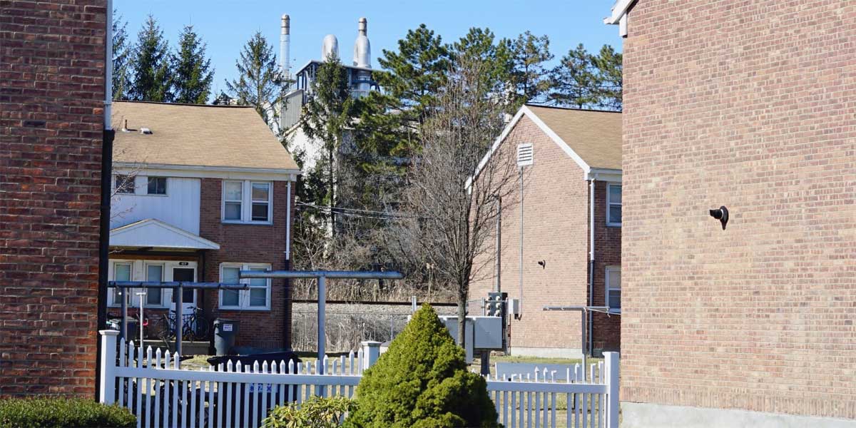 Hazardous waste incinerator near public housing Hazardous waste incinerator near public housing