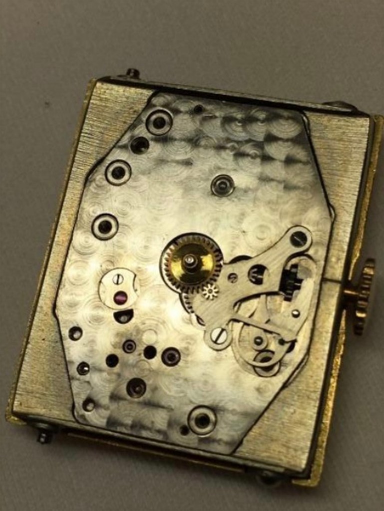 This image shows the inner workings of the timepiece that once beloved to the German dictator.