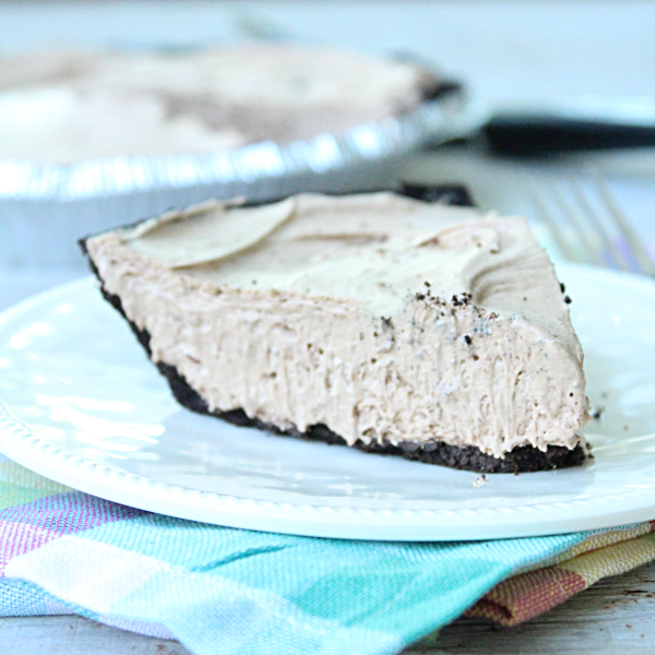 Three Ingredient No-Bake Hersheyâ€™s Pie #nobake #pie #dessert #tableforsevenblog #hersheyschocolate #chocolatepie 