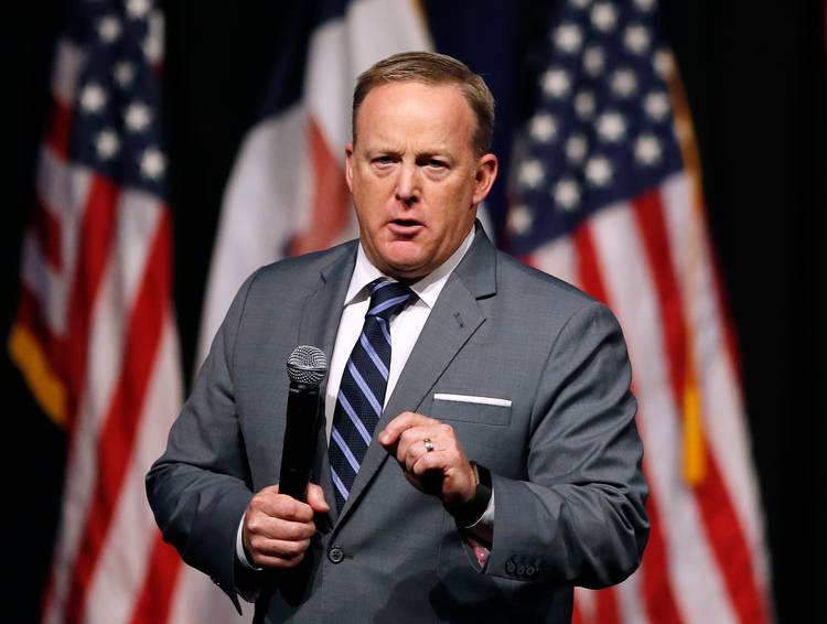 Sean Spicer speaks during the Republican Party of Iowa's annual Reagan Dinner in Des Moines. (Charlie Neibergall/AP)