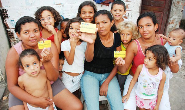 Bolsonaro restringe acesso de pessoas em extrema pobreza no novo Bolsa Família