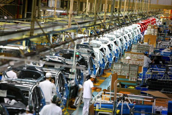 Indústria automobilística para fábricas e dá férias coletivas por falta de demanda e de componentes