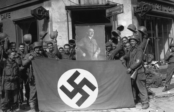 Estudantes de Blumenau se juntaram em foto para formar suástica nazista, denuncia ex-ministra dos Direitos Humanos