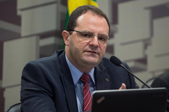 Câmara aprovou corte do auxílio emergencial, dinheiro para centrão e bomba fiscal, diz ex-ministro do governo Dilma