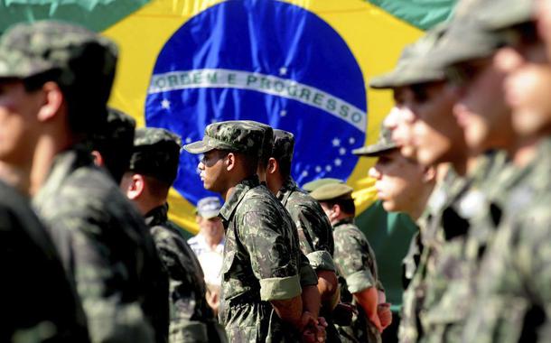 O Exército brasileiro retoma ameaças às eleições