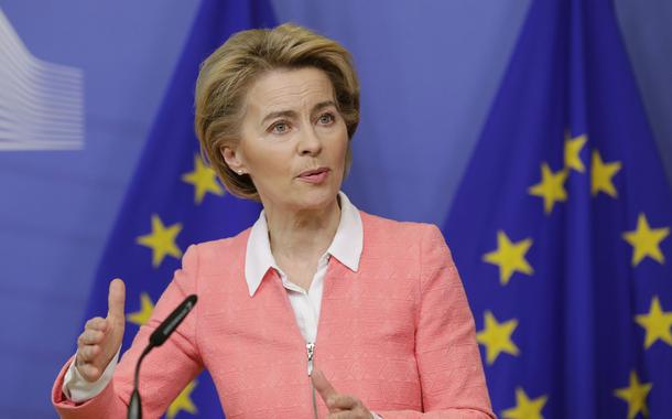 Presidente da Comissão Europeia diz que exigência da Rússia de receber pagamentos da venda do gás em rublos é 