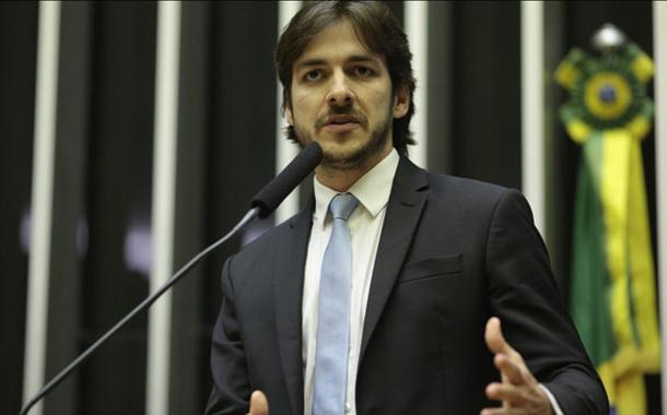 O presidente do instituto do PSDB diz que o partido não deve fazer a resposta ao Bolsonaro