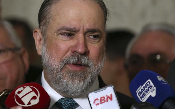 Em resposta ao STF, Aras diz que abriu inquérito preliminar para apurar ataques de Bolsonaro às urnas eletrônicas