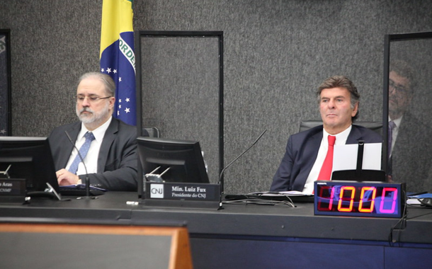 Durante encontro, Fux pede que Aras cumpra seu papel perante ameaças de Bolsonaro