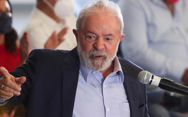 Lula vai a Brasília na próxima semana para fazer amplos contatos políticos