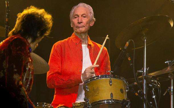 Morre Charlie Watts, baterista do Rolling Stones