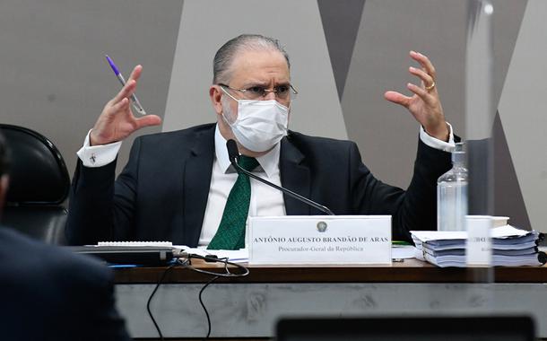 Augusto Aras defende suspensão de MP de Bolsonaro que dificulta combate a fake news