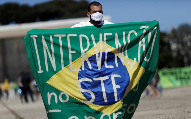 Bolsonaro não dá garantias de que aceitará resultado das eleições