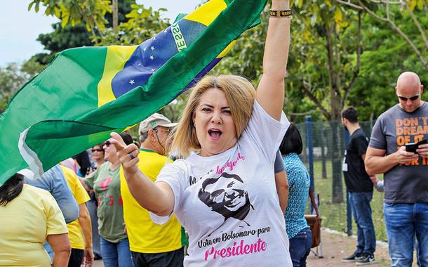 CPI aprova convocação por Ana Cristina Valle, ex-mulher de Jair Bolsonaro