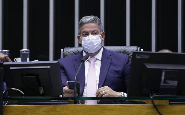 Arthur Lira fará vista grossa aos crimes de Bolsonaro, chamado Bernardo Mello Franco