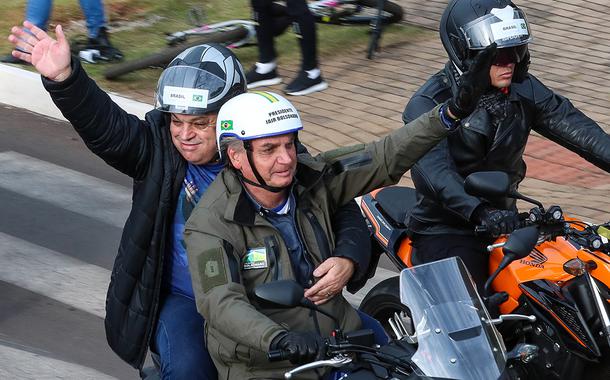 Militares do GSI que aparecem em imagens do 8/1 acompanharam Bolsonaro em motociatas e campanha eleitoral