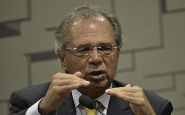 Crescem as críticas de ministros a Paulo Guedes e a pressão para demiti-lo