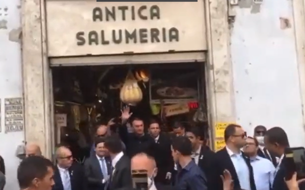 Bolsonaro é vaiado ao visitar o Panteão, em Roma (vídeo)