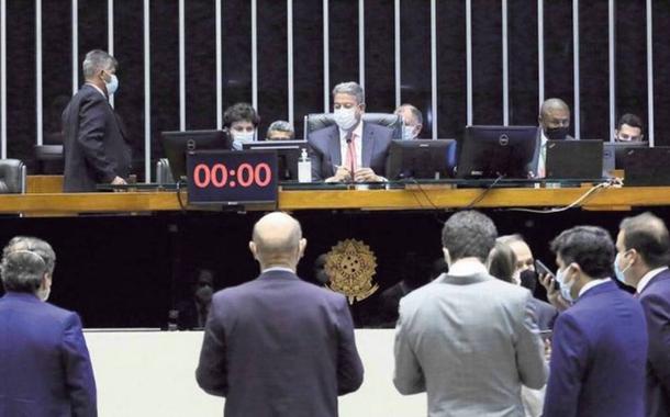 Câmara aprova em primeiro turno PEC do calote nos Precatórios para viabilizar Auxílio Brasil em ano eleitoral