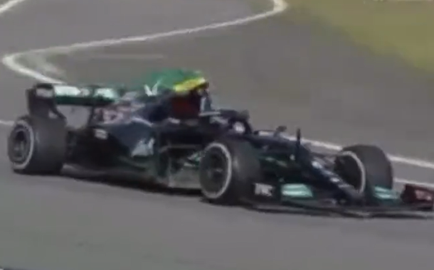 F1: Hamilton leva Interlagos à loucura ao repetir gesto de Senna (vídeos)