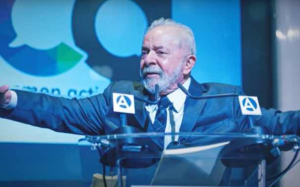 Golpista em 1964 e 2016, Folha questiona compromisso democrático de Lula