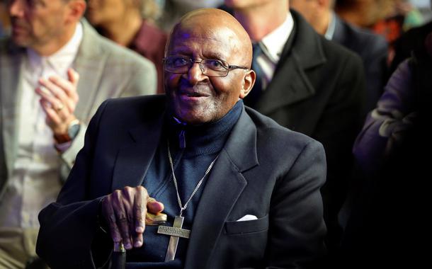 Arcebispo Desmond Tutu, ícone da luta contra o apartheid, morre aos 90 anos na África do Sul