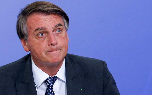Ignorando tragédia em Minas, Bolsonaro vai a festa de chefe da AGU e diz que mudará 12 ministros em março