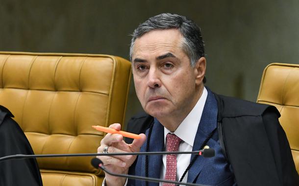 Nassif: ao abrir crise com militares, Barroso se tornou o 'unabomber' brasileiro