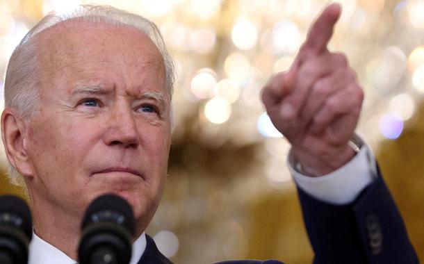 Biden diz que Rússia rejeita diplomacia e premeditou operação militar na Ucrânia