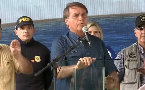 “Cabeçudo, arataca, pau de arara”: Bolsonaro volta a xingar e desrespeitar nordestinos em viagem à região (vídeo)