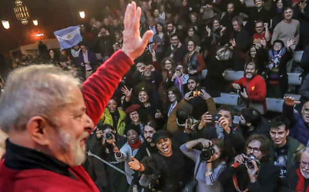 Lula tem 70% de chances de vencer a eleição no Brasil, diz Eurasia