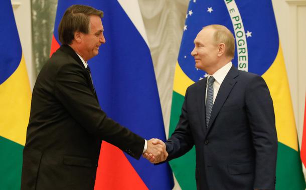 Bolsonaro se distancia de Washington e diz que Putin “busca a paz”