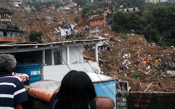Chuvas e deslizamentos deixam 78 mortos em Petrópolis