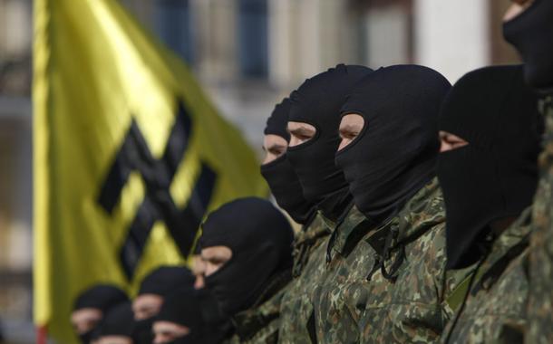 Corpos de civis torturados e marcados com suásticas são encontrados em Mariupol, diz Defesa russa