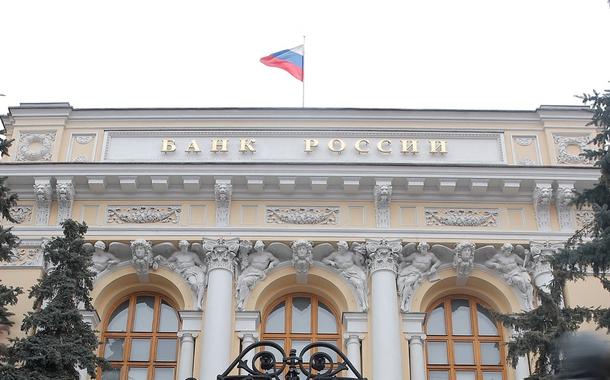 Banco Central russo sobe taxas de juros para evitar corrida bancária