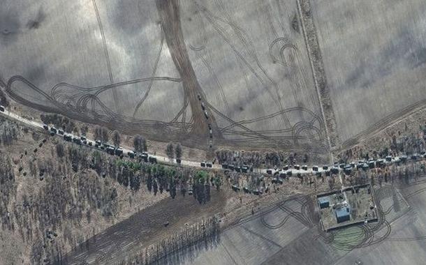 Imagens de satélite mostram comboio russo de 27 km avançando para Kiev