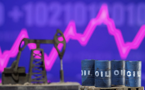 Petróleo dispara e sobe 10% após anúncio de sanções sobre venda de óleo russo
