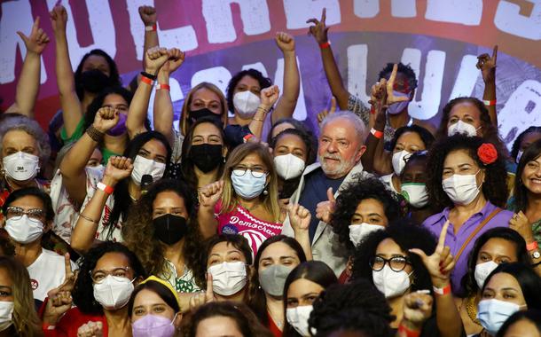 Mulheres podem garantir vitória de Lula em primeiro turno e têm aversão a Bolsonaro