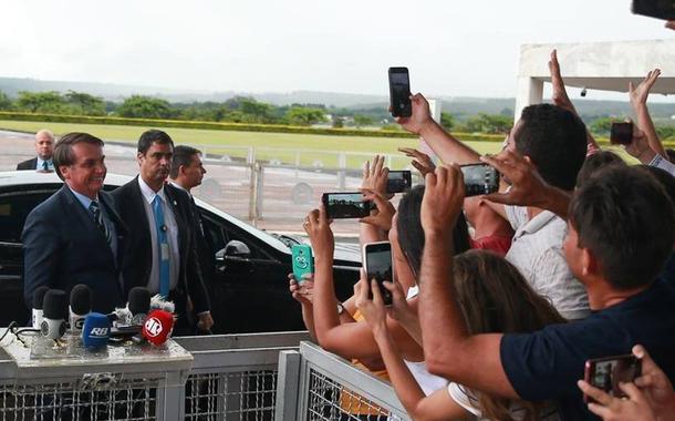 Após alta de combustíveis, Bolsonaro admite que não governa o Brasil: 'eu não decido nada'