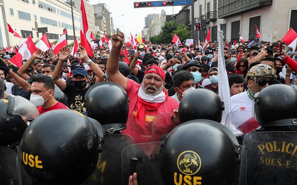 Governos Regionais do Peru são convocados para tentar pôr fim à crise nacional