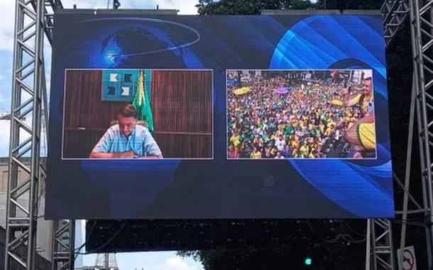 Bolsonaro participa por vídeo de ato na Paulista e se limita a agradecer apoiadores