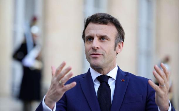 Macron avisa que era da abundância chegou ao fim na França e situação exige sacrifícios