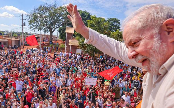 Lula tem 54% dos votos válidos e seria eleito no 1º turno, aponta Datafolha